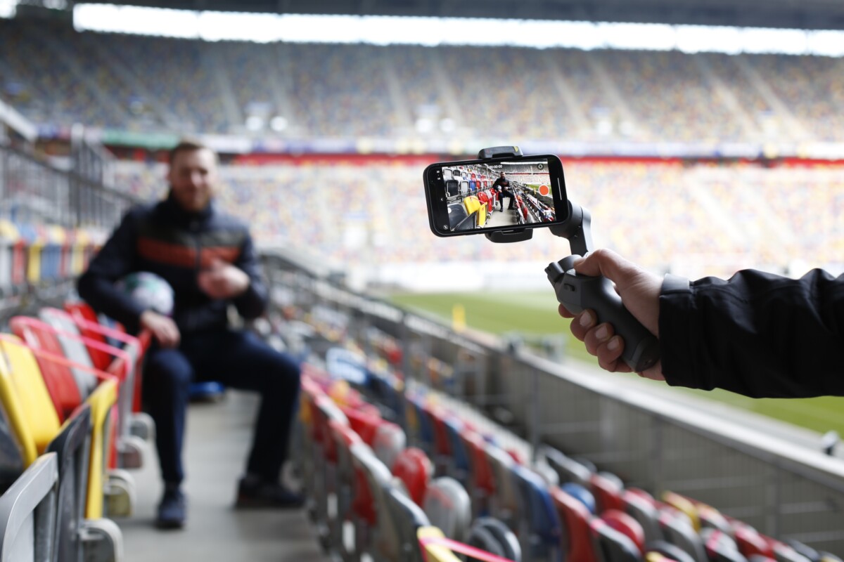Bundesliga suspends TV rights auction after DAZN complaint - Vimarsana News